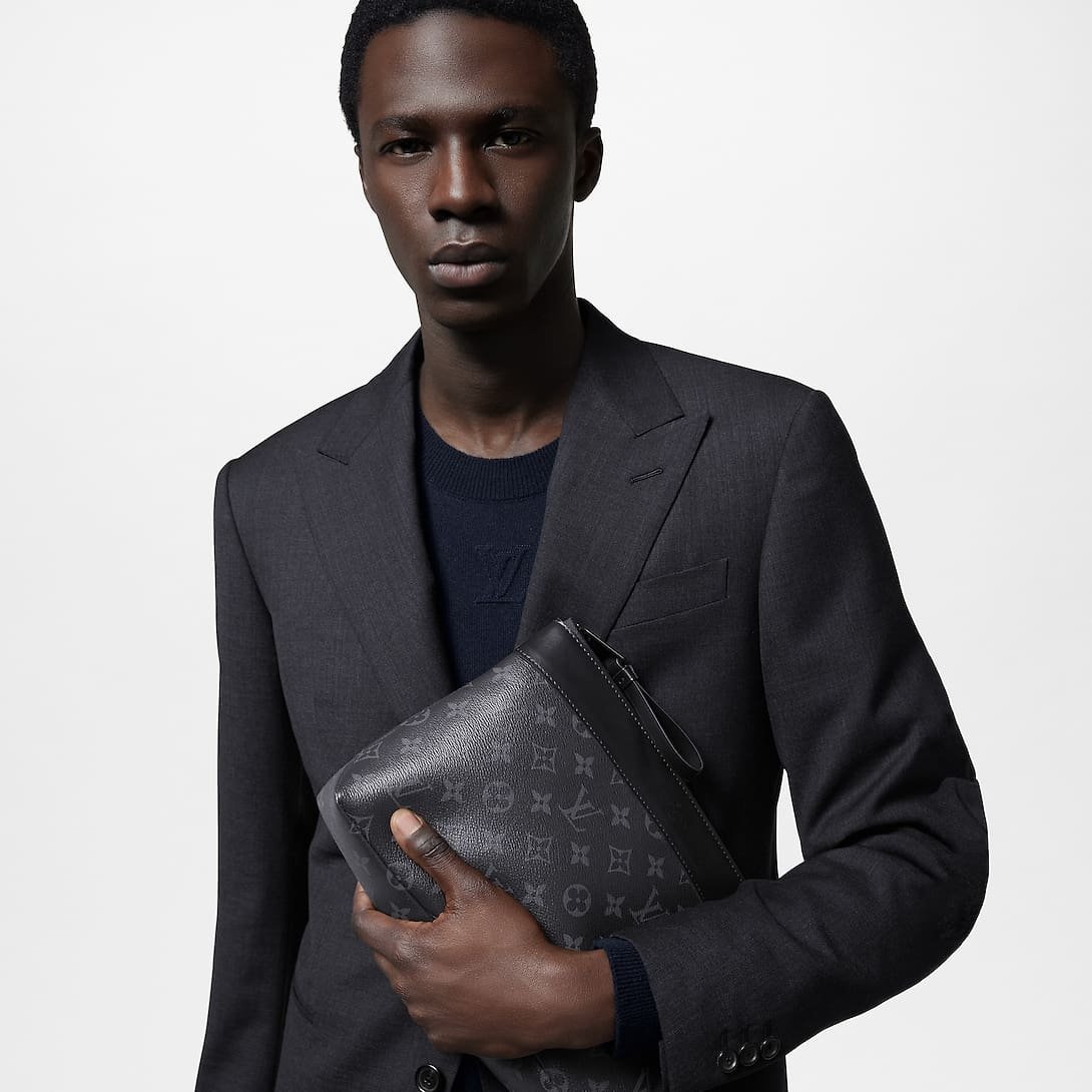 Louis Vuitton M82543 POCHETTE VOYAGE SOUPLE CLUTCH