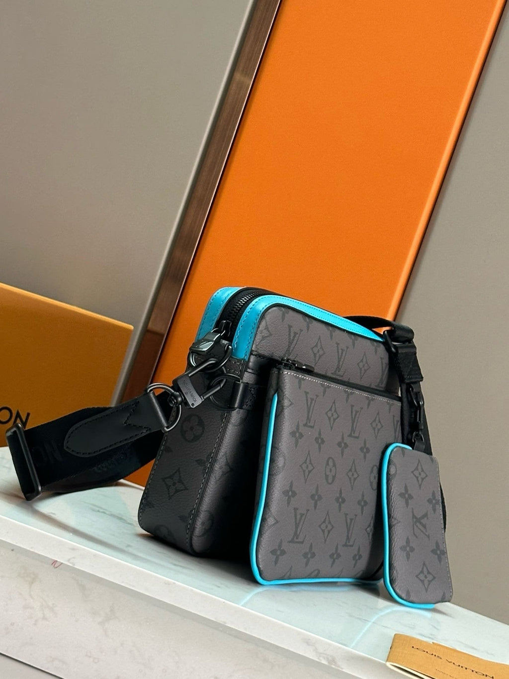 Louis Vuitton M11648 Trio Messenger