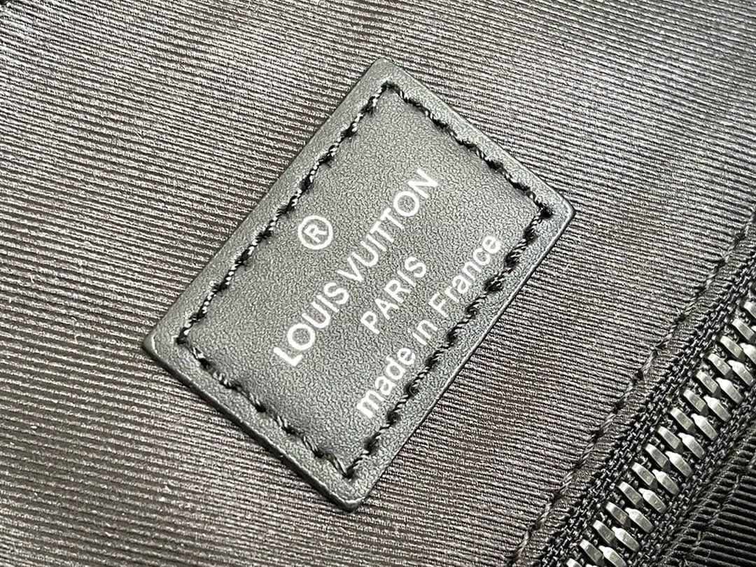 Louis Vuitton M46331 Christopher PM