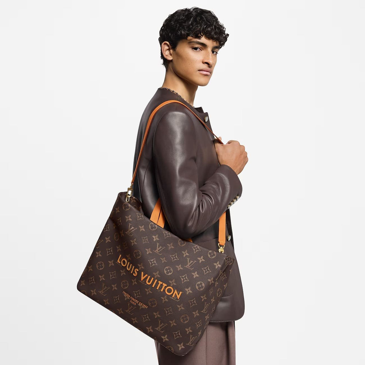 Louis Vuitton M13928 Shopper Tote MM