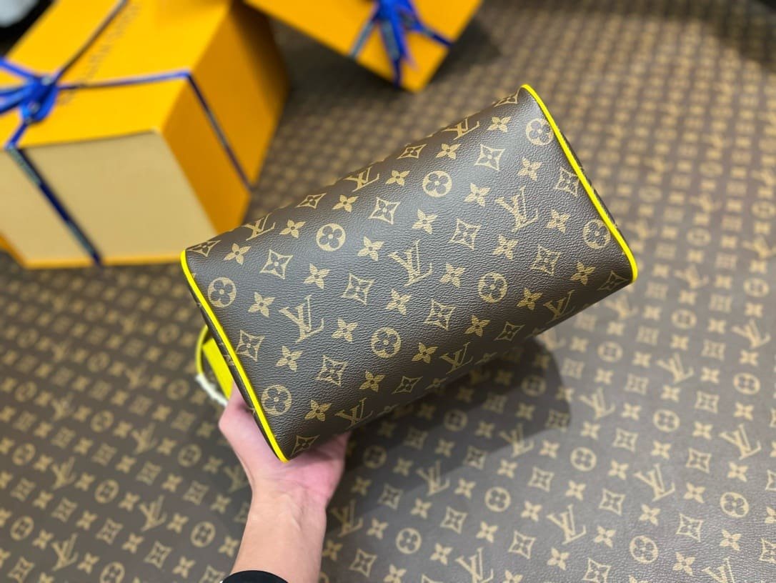 Louis Vuitton M46764 DOPP KIT toiletry bag