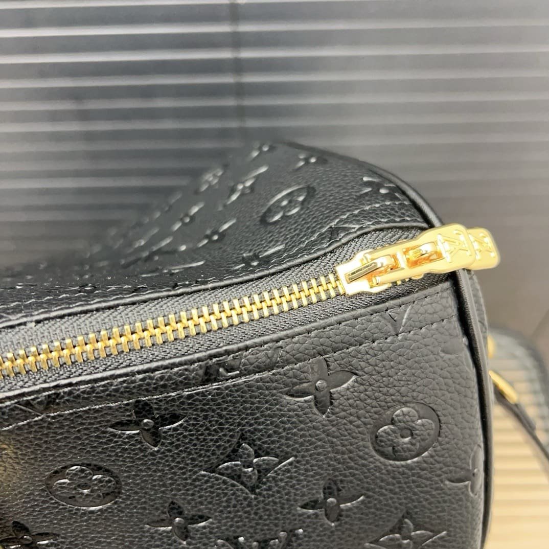 Louis Vuitton M13761 LV x TM Keepall Bandoulière 45