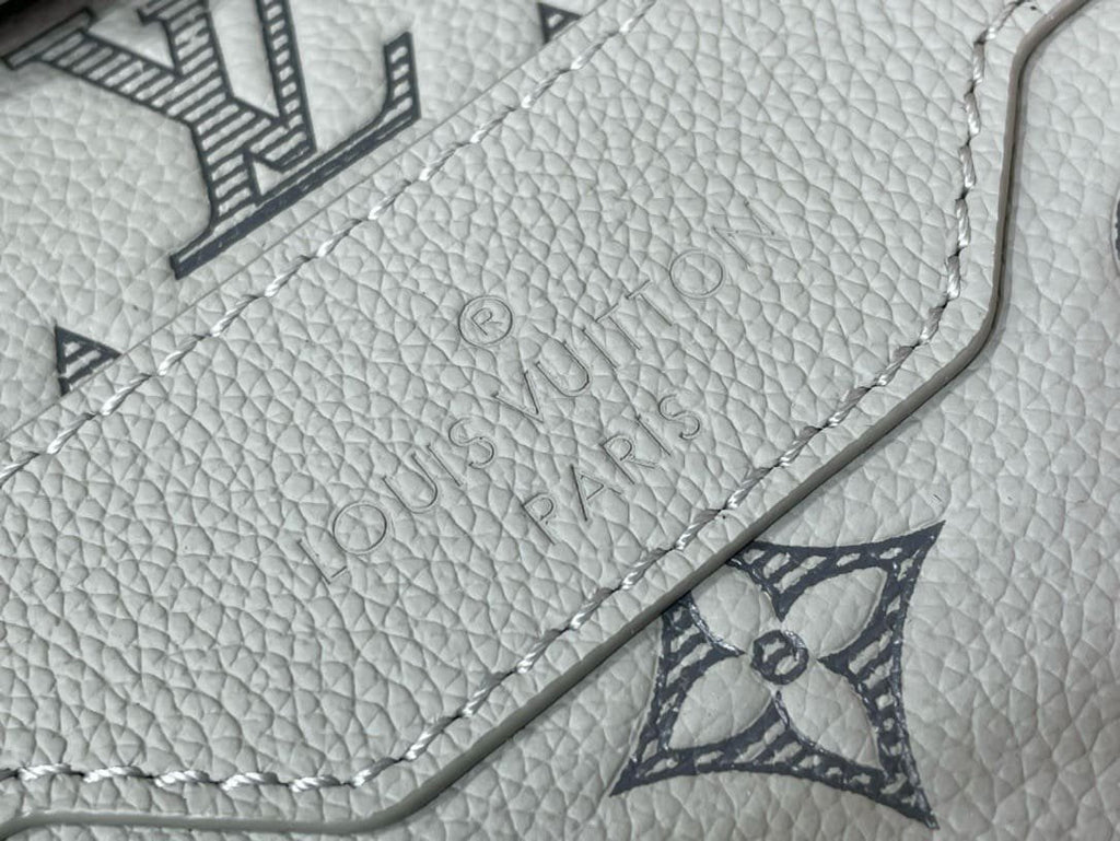Louis Vuitton M46603 Trio Messenger