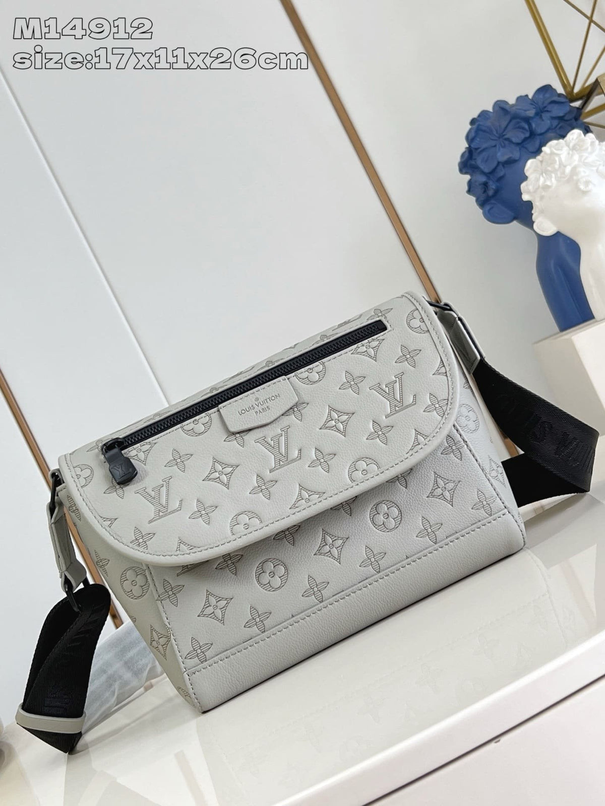 Louis Vuitton M14912 Pulse Messenger