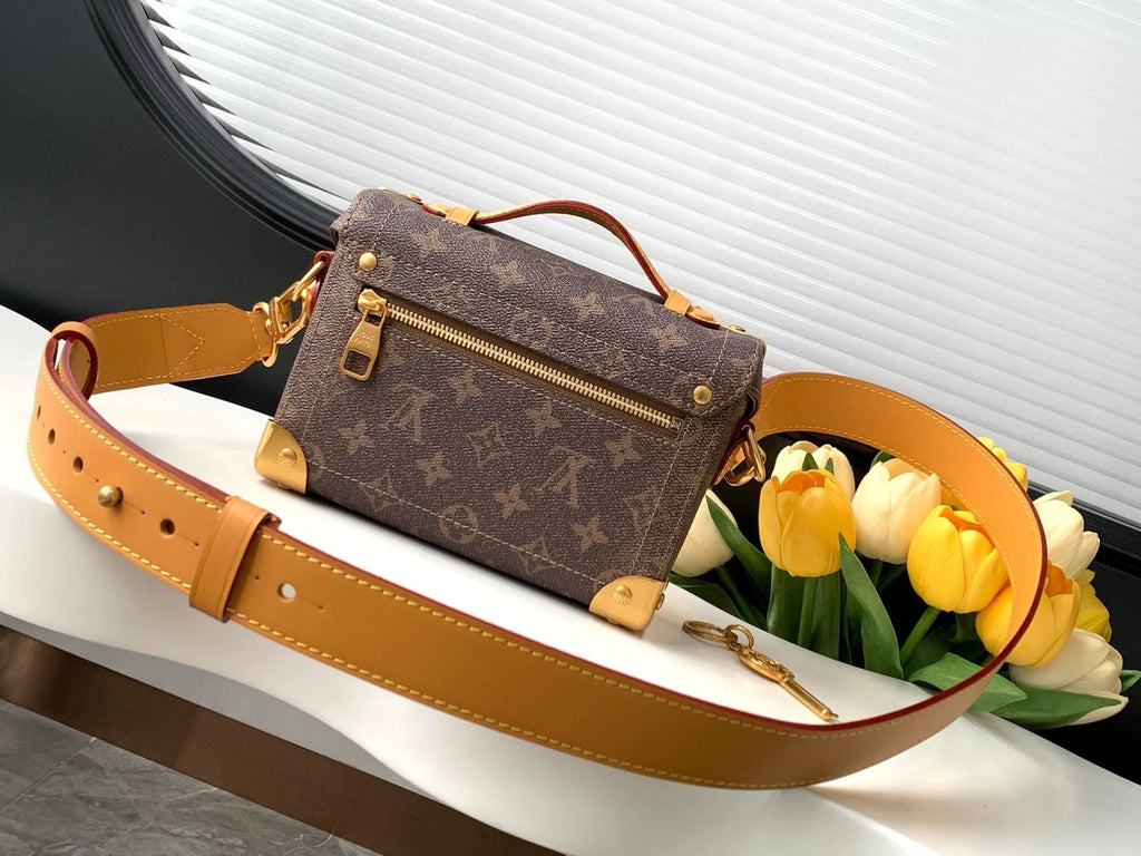 Louis Vuitton M11535 Soul Trunk