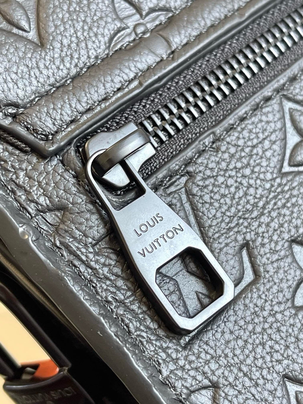 Louis Vuitton M20835 S-Lock Briefcase
