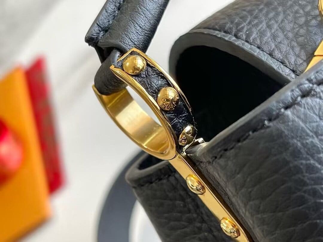 Louis Vuitton M56071 Capucines Mini