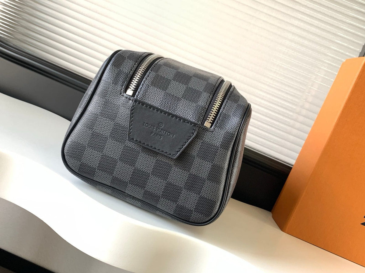 Louis Vuitton N40127 DOPP toiletry bag