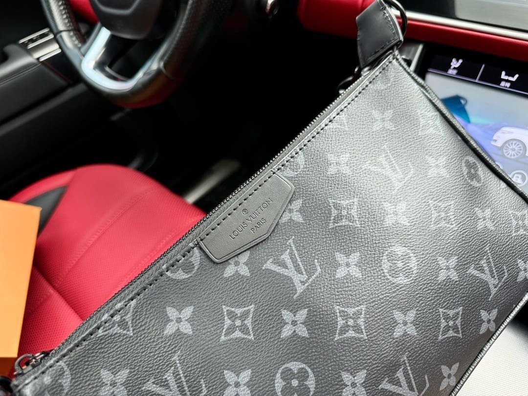 Louis Vuitton M11741 Pochette Accessoire XL