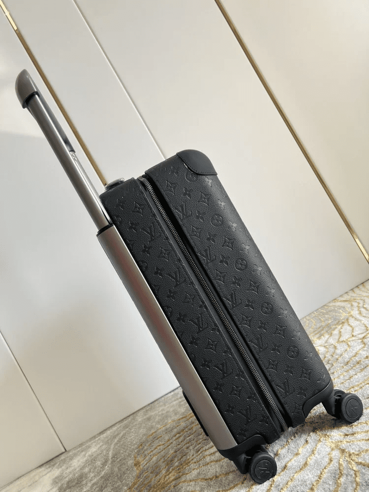 Louis Vuitton M20438 Horizon 55