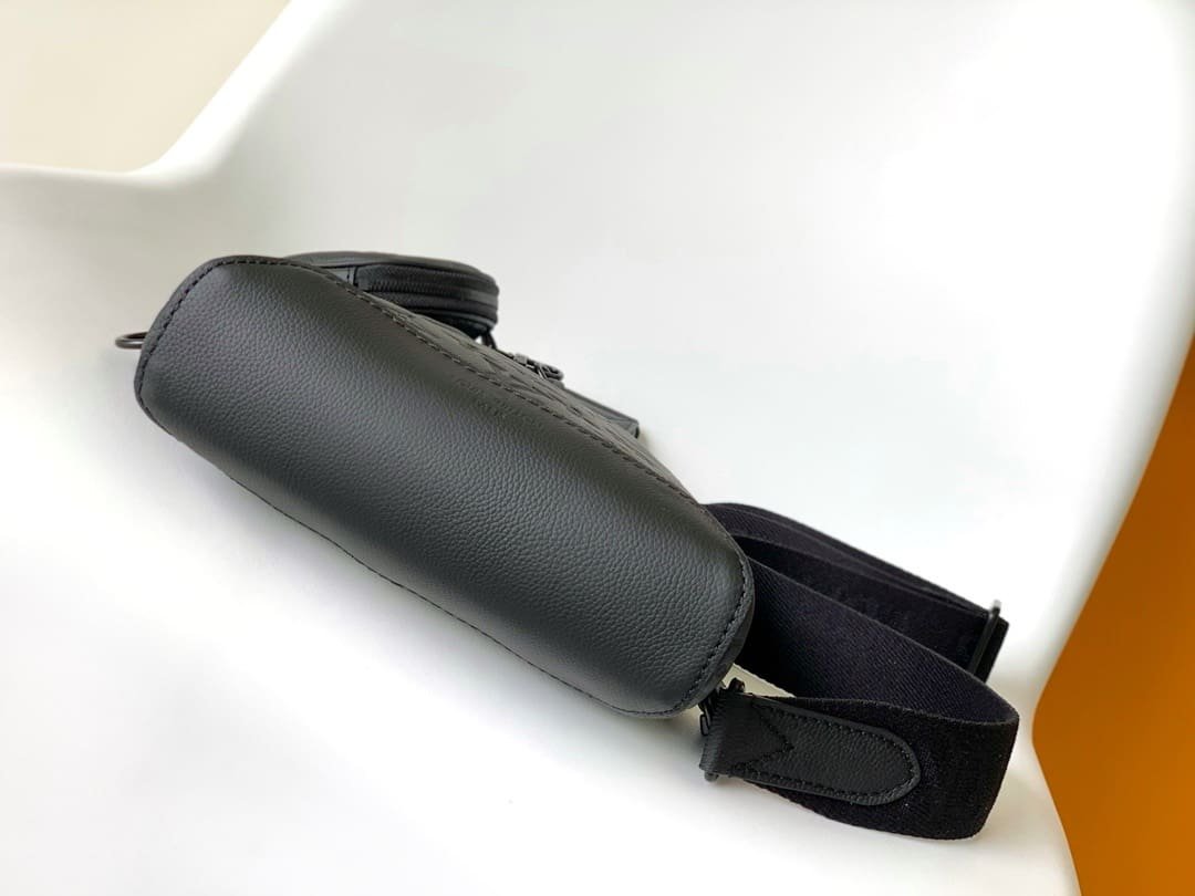 Louis Vuitton M21890 Duo Slingbag