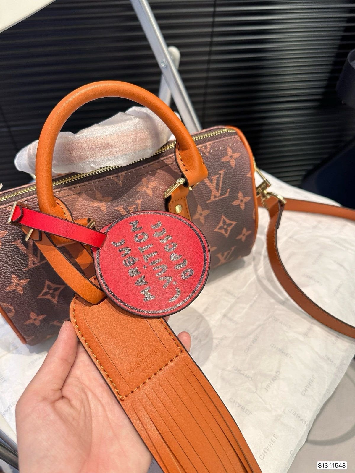 Louis Vuitton M11542 Keepall Bandoulière 25