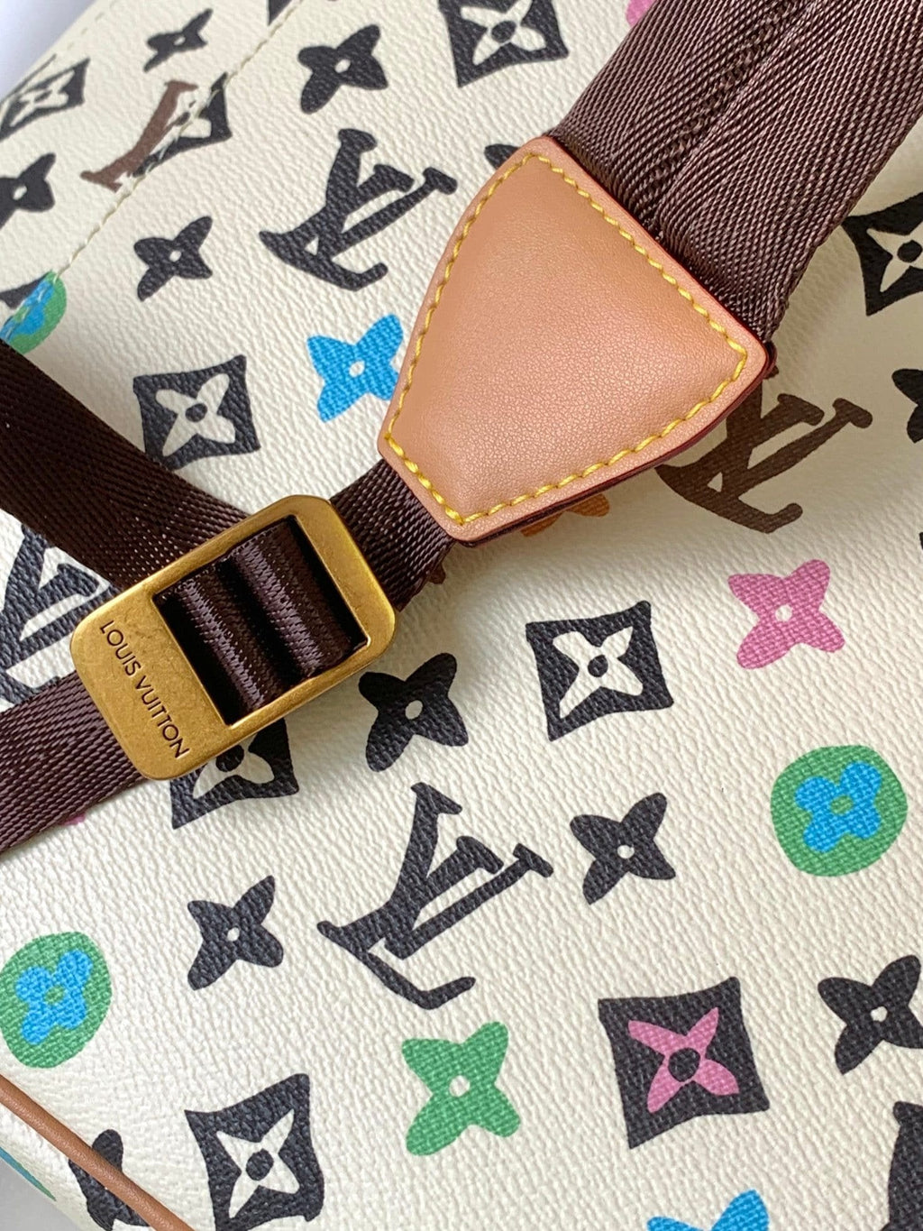 Louis Vuitton M25240 Christopher MM
