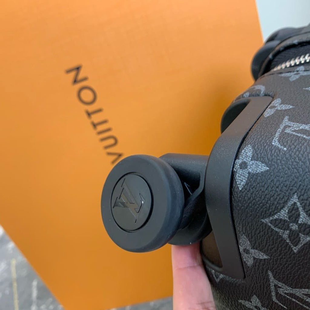 Louis Vuitton M23002 Horizon 55