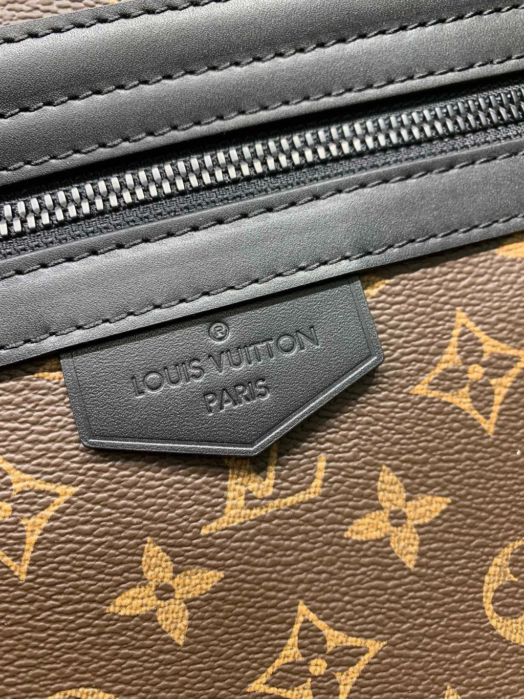 Louis Vuitton M46972 LV Trail Messenger